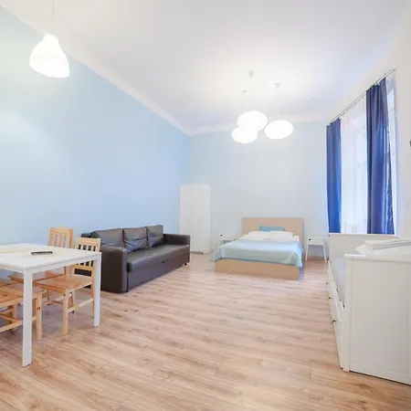 Апартаменты Dizzy Daisy Downtown