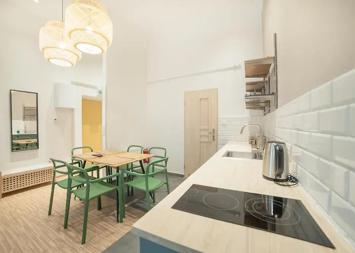 Dizzy Daisy Downtown *