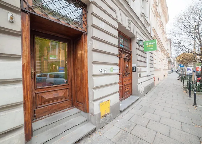 Dizzy Daisy Downtown Апартаменты *